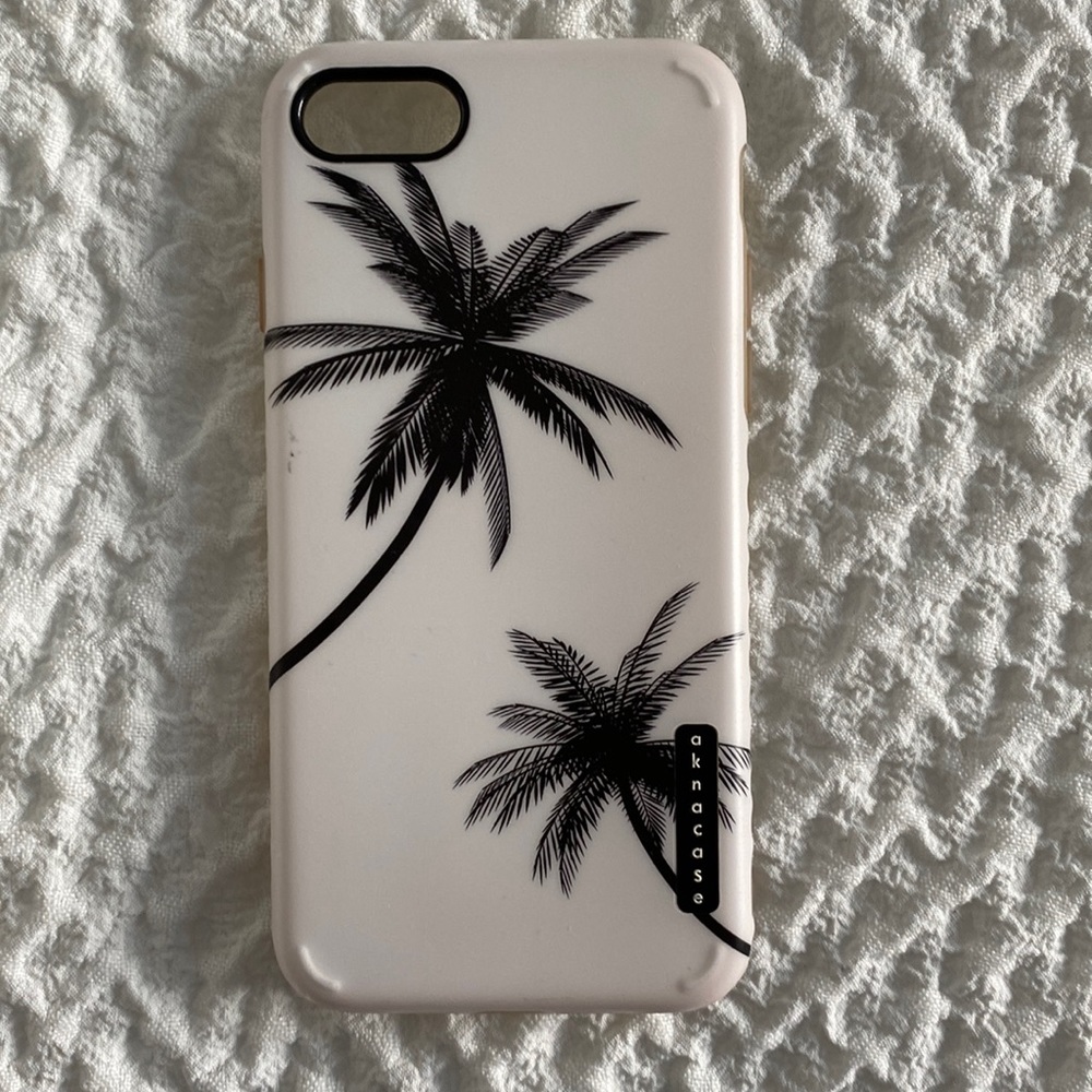 Lightly used iPhone 7/8 case.